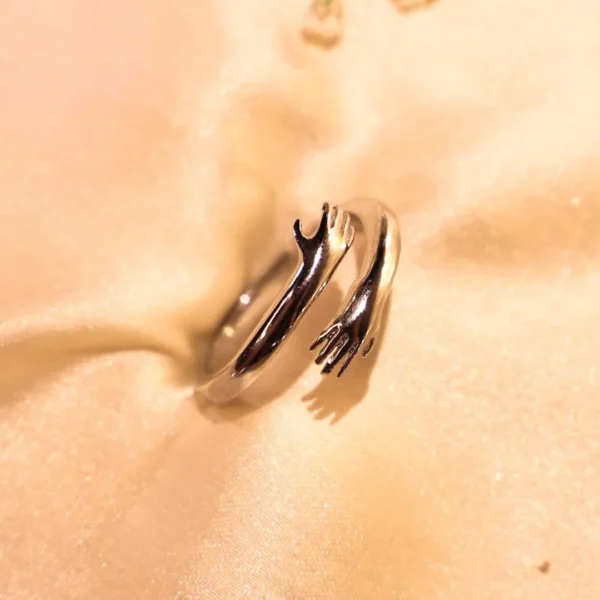 Hug Ring