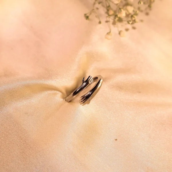 Hug Ring