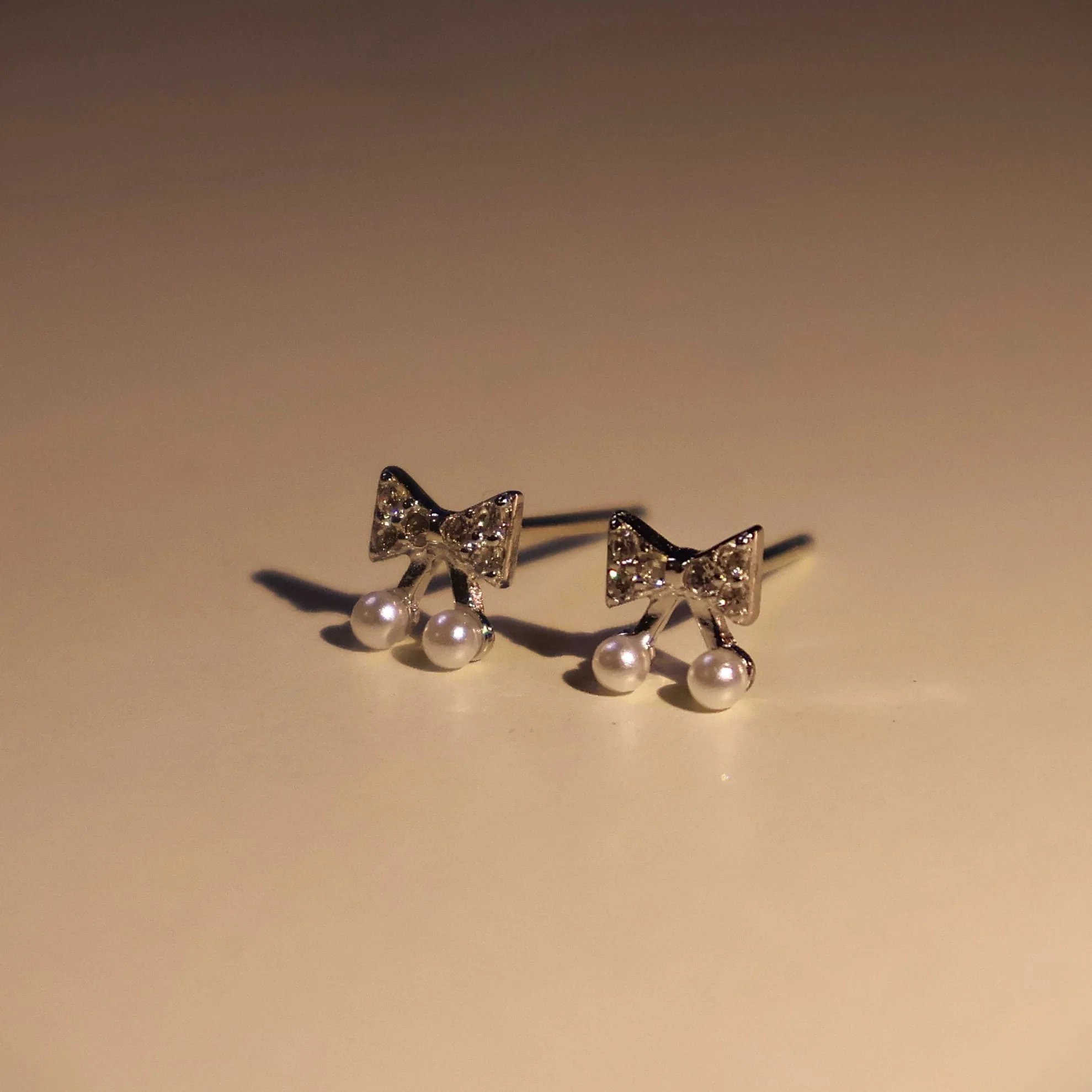 Bow earrings