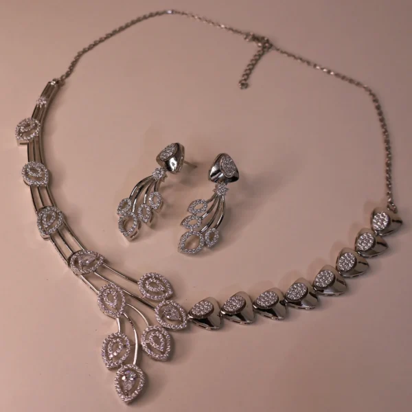 Leaf it up Necklace 925 Silver