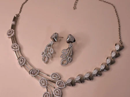Leaf it up Necklace 925 Silver