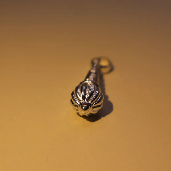 Gadda pendent